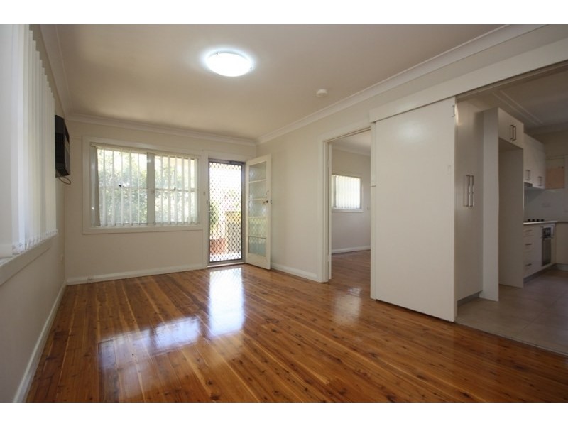 21 Moorfields Road, Kingsgrove NSW 2208