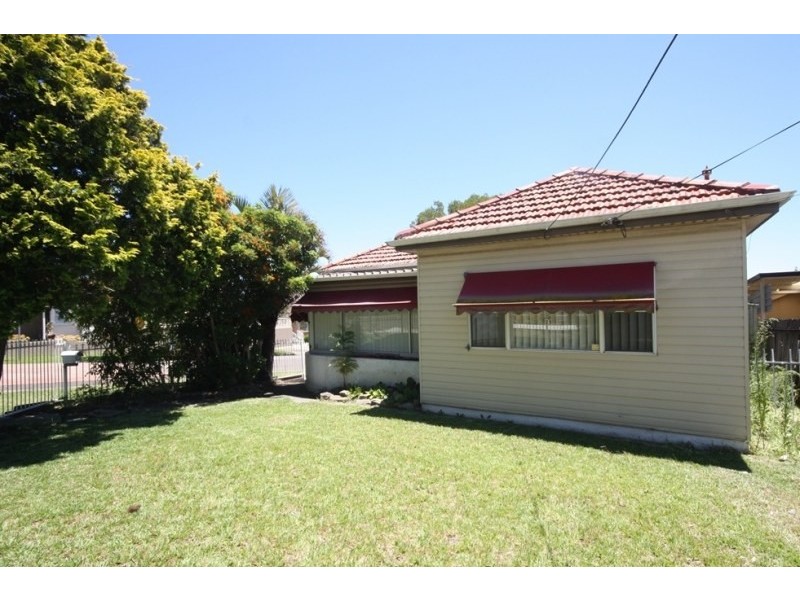 21 Moorfields Road, Kingsgrove NSW 2208