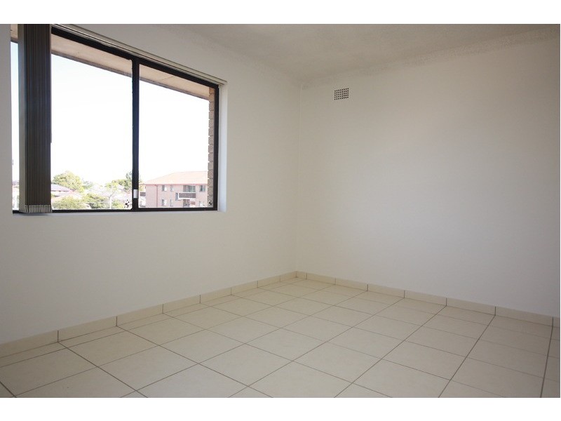 12/75 Harris Street, Fairfield NSW 2165