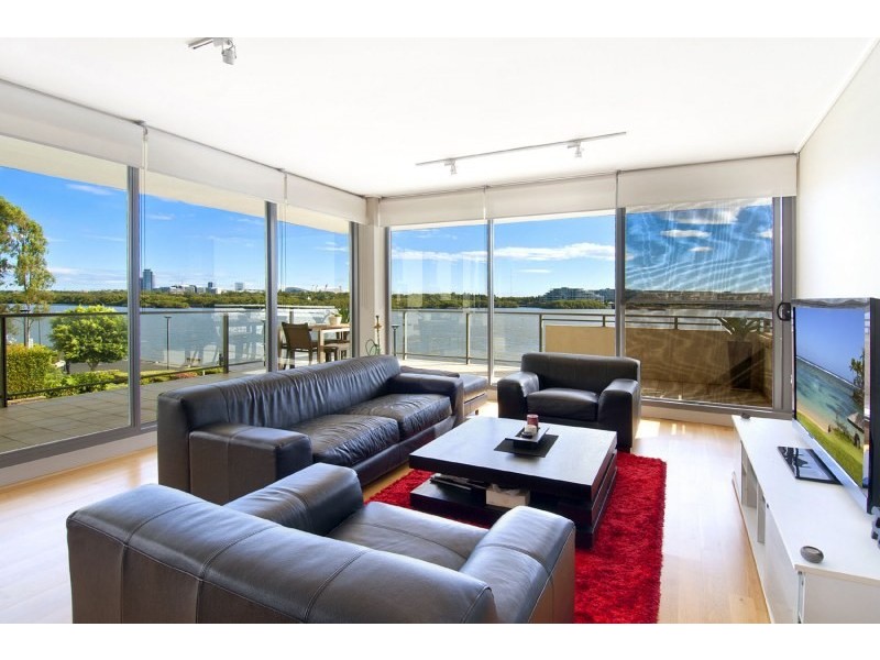 17 Jean Wailes Avenue, Rhodes NSW 2138