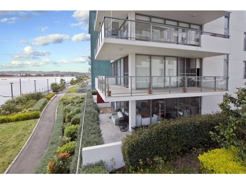 17 Jean Wailes Avenue, Rhodes NSW 2138