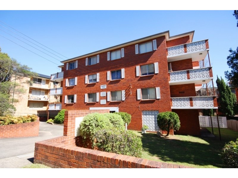 4/18 Bank Street, Meadowbank NSW 2114