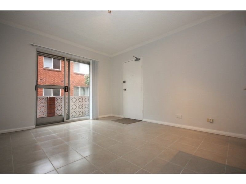 4/18 Bank Street, Meadowbank NSW 2114