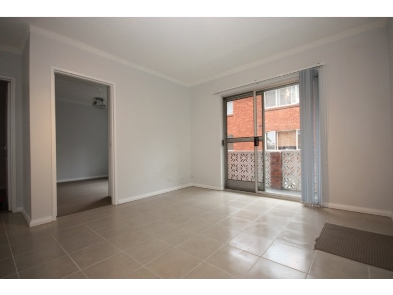 4/18 Bank Street, Meadowbank NSW 2114