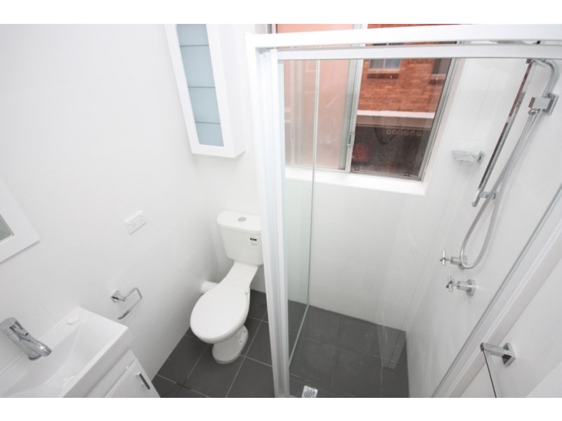 4/18 Bank Street, Meadowbank NSW 2114