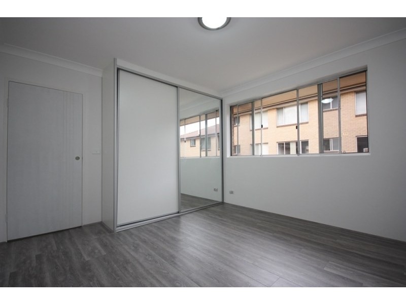 4/32 Allen Street, Harris Park NSW 2150