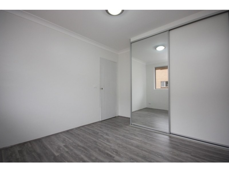 4/32 Allen Street, Harris Park NSW 2150