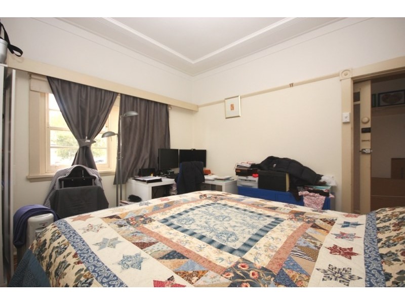 8 Hood Avenue, Rodd Point NSW 2046
