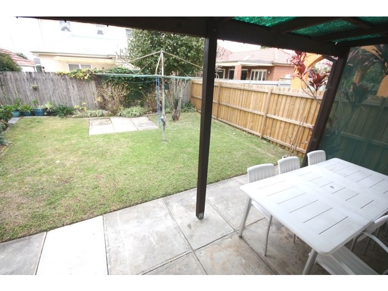 8 Hood Avenue, Rodd Point NSW 2046