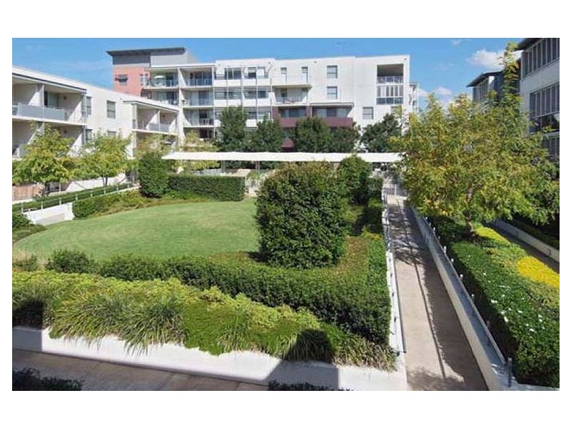 9 Lewis Avenue, Rhodes NSW 2138