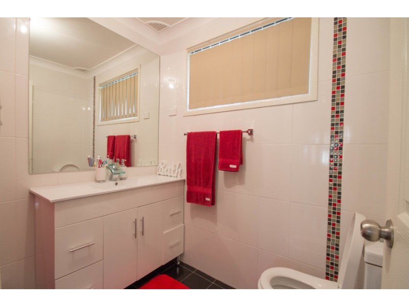 4 Perrumba Place, Bradbury NSW 2560