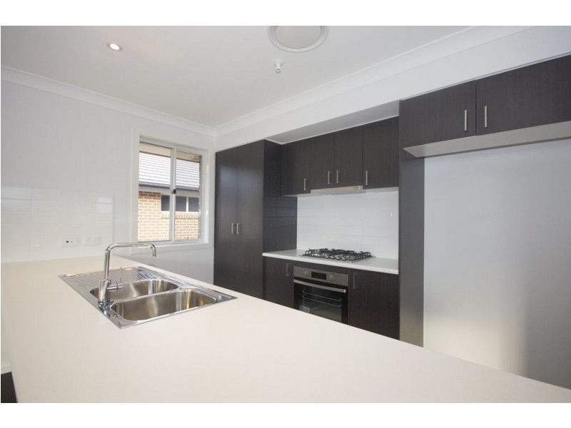 02/21 Sydney Smith Drive, Penrith NSW 2750