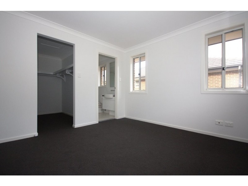 02/21 Sydney Smith Drive, Penrith NSW 2750