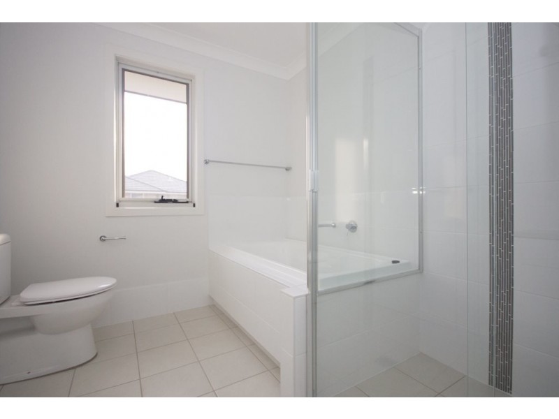 02/21 Sydney Smith Drive, Penrith NSW 2750