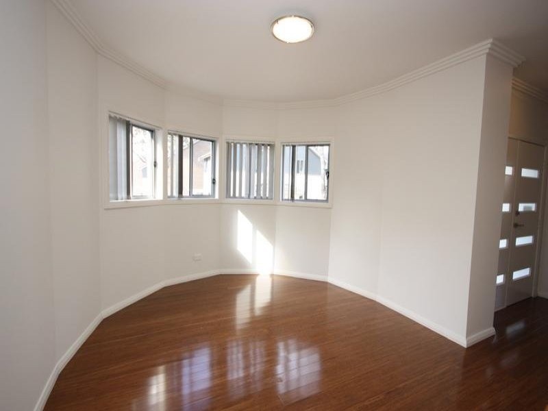 9/100 Kenyons Road, Merrylands NSW 2160