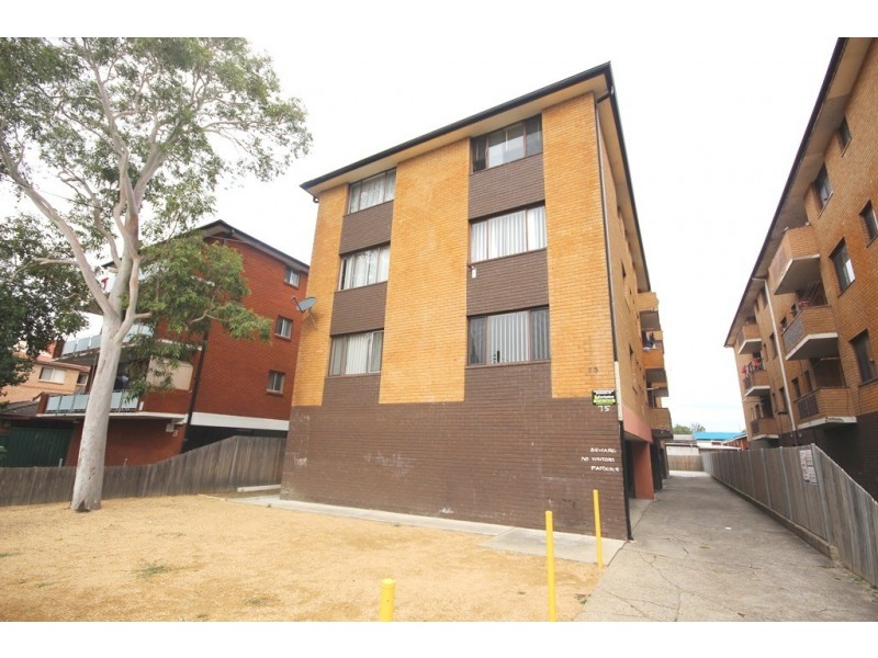 01/75 Harris Street, Fairfield NSW 2165
