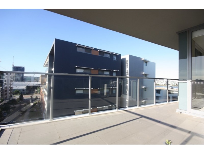 2.708/7 Stromboli Strait, Wentworth Point NSW 2127
