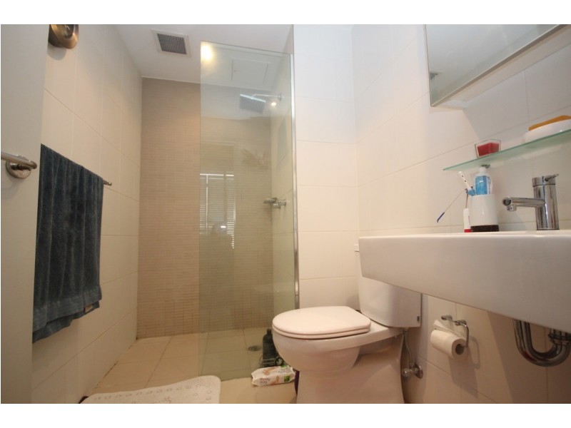 4 Lewis Street, Rhodes NSW 2138