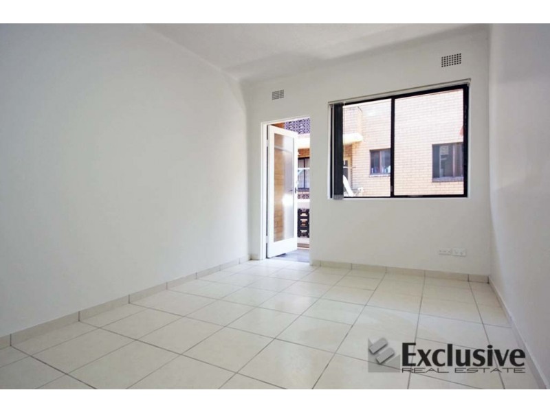 8/75 Harris Street, Fairfield NSW 2165