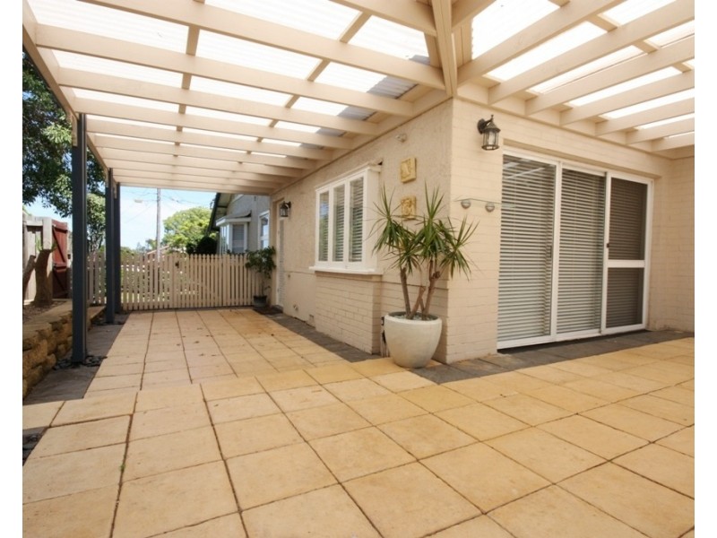 303 Queen Street, Concord West NSW 2138