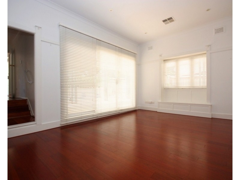 303 Queen Street, Concord West NSW 2138