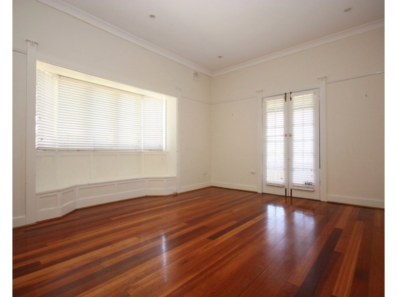 303 Queen Street, Concord West NSW 2138