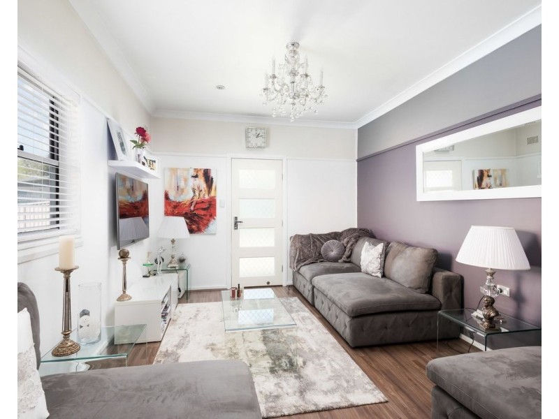 17  Moona Road, Kirrawee NSW 2232