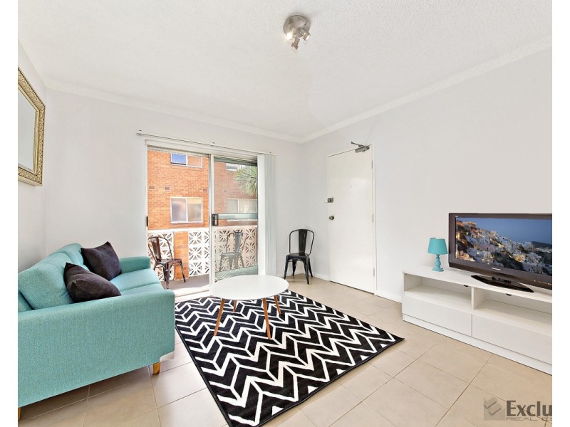 4/18 Bank Street, Meadowbank NSW 2114