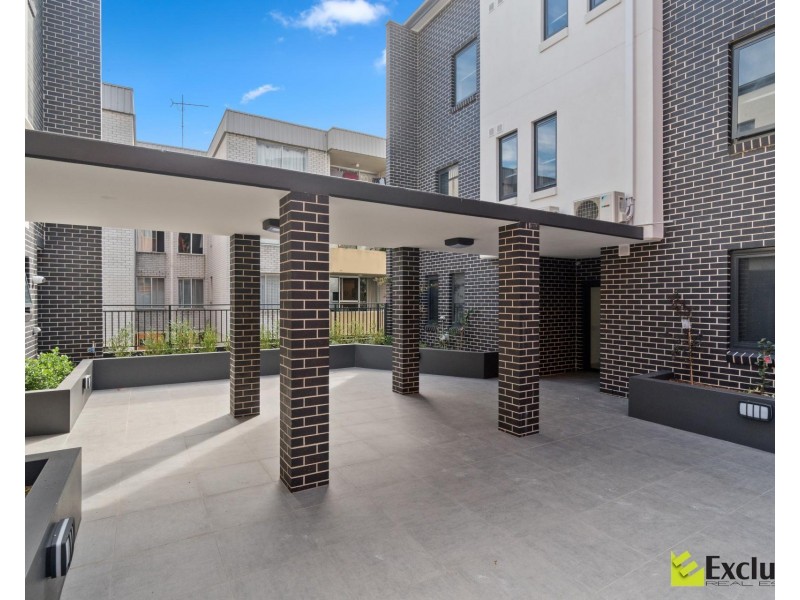 12 Bank Street, Meadowbank NSW 2114