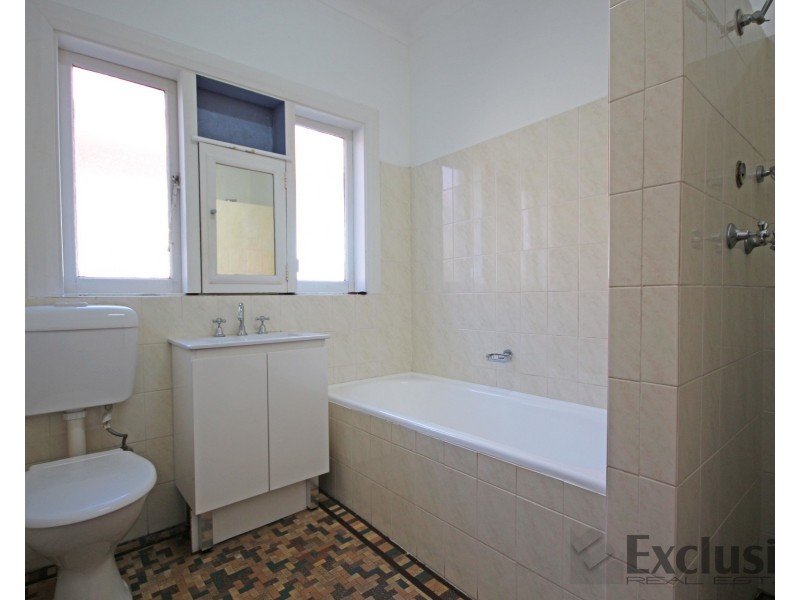 4 Tulloch Avenue, Concord West NSW 2138