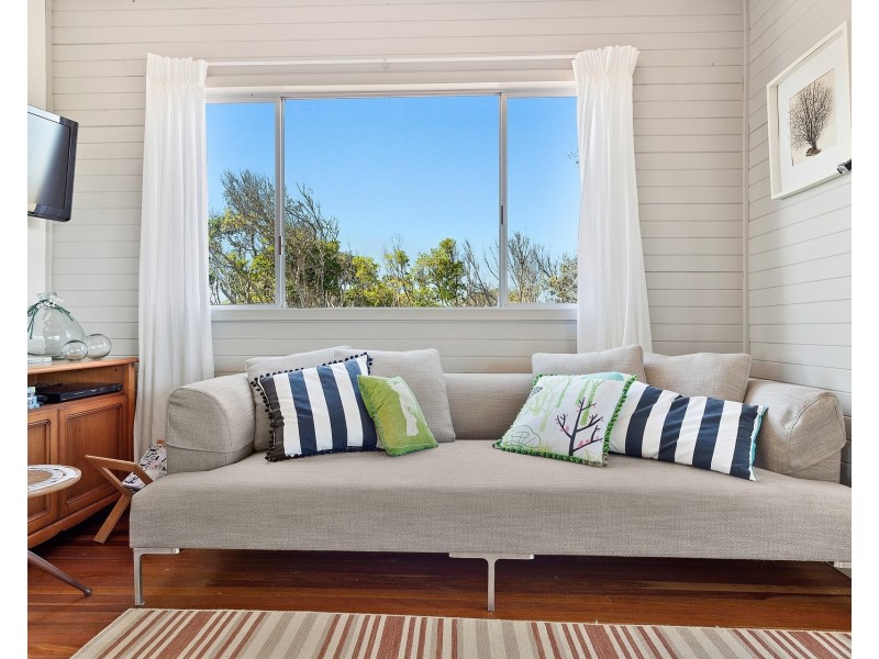 2 Sea View Crescent, Broadwater NSW 2472