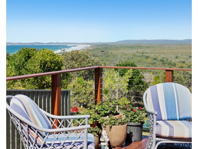 2 Sea View Crescent, Broadwater NSW 2472