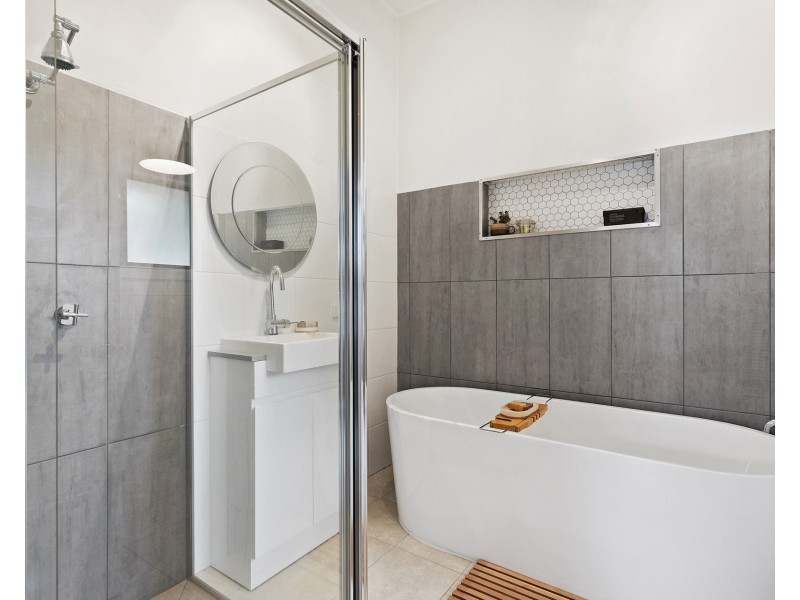 13 Pacific Highway, Broadwater NSW 2472