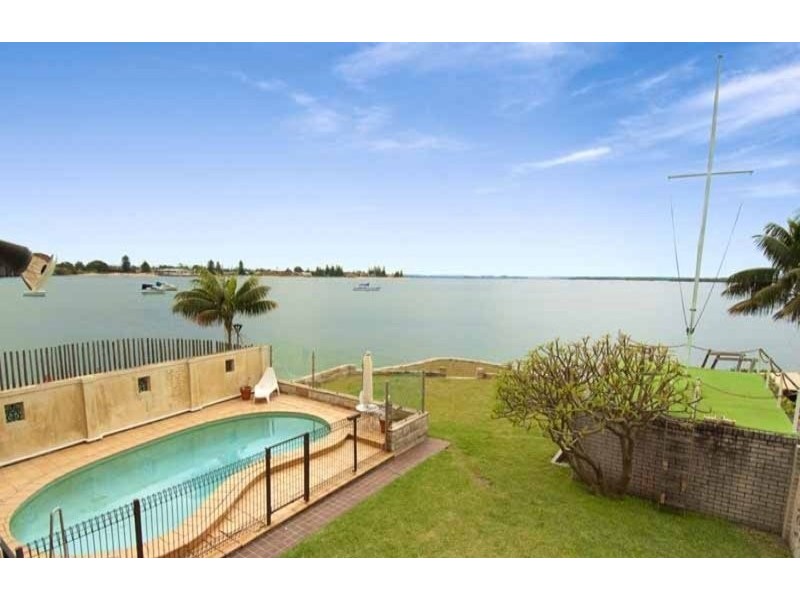 14 Woodlands Road, Taren Point NSW 2229