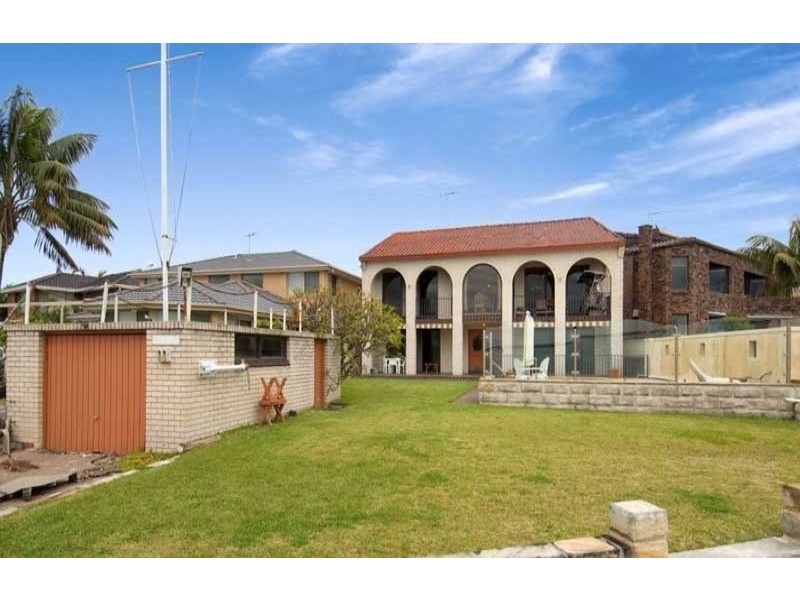 14 Woodlands Road, Taren Point NSW 2229