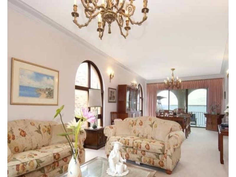 14 Woodlands Road, Taren Point NSW 2229