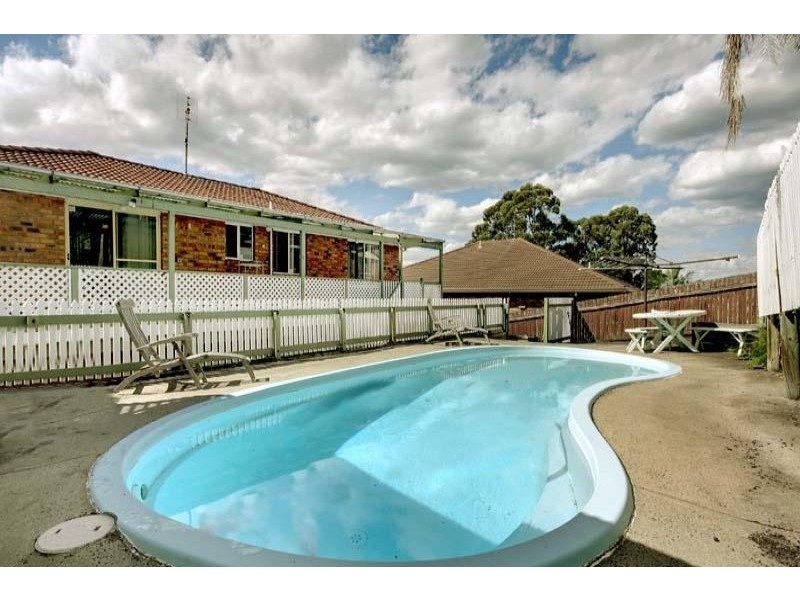 19 Paltara Place, Cordeaux Heights NSW 2526