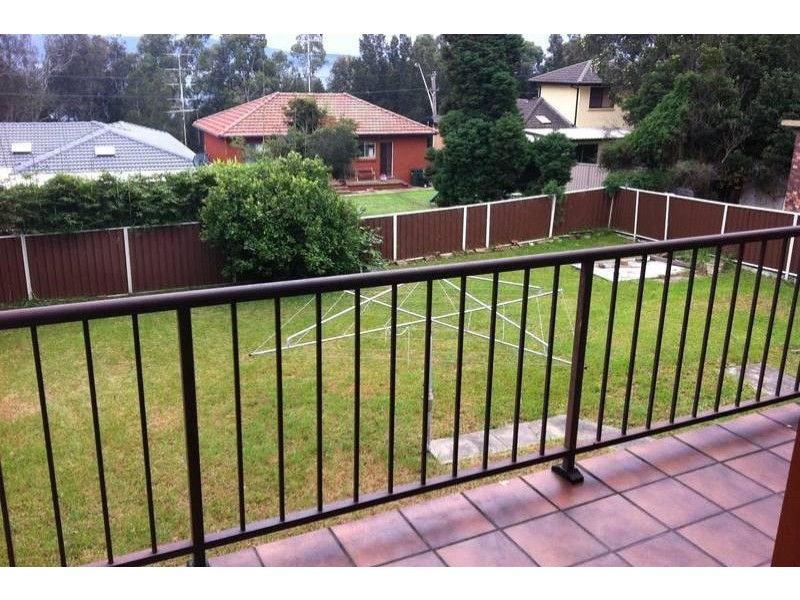 8 Henricks Parade, Mount Warrigal NSW 2528