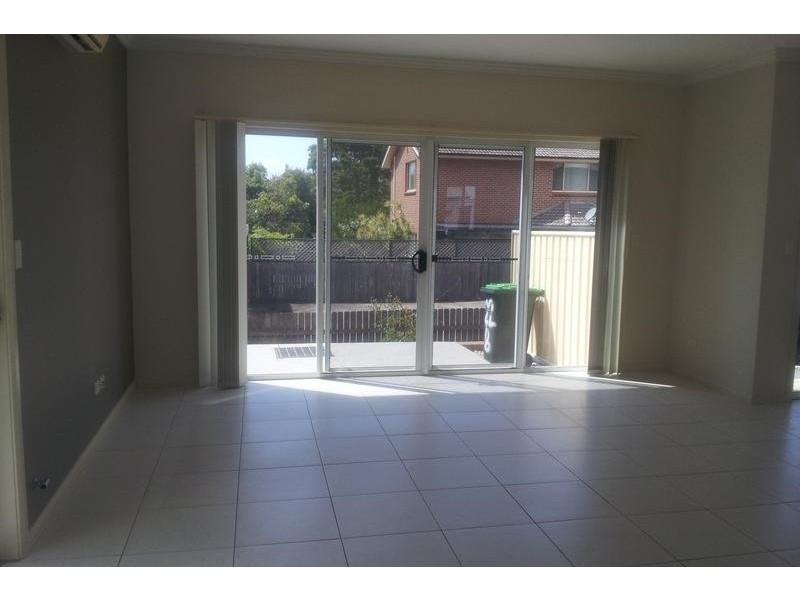 22B Rowland Avenue, Wollongong West NSW 2500