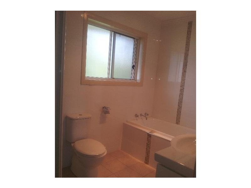 22B Rowland Avenue, Wollongong West NSW 2500