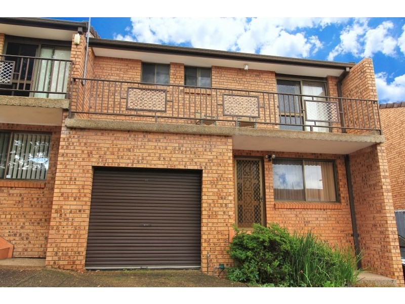 3/3 Powell Street, Mangerton NSW 2500