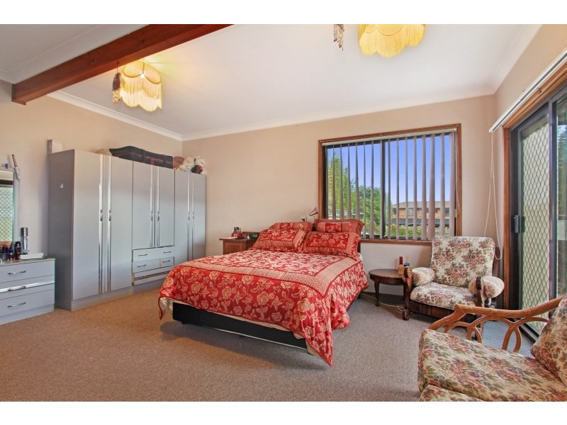 61 Dobbie Avenue, Corrimal East NSW 2518