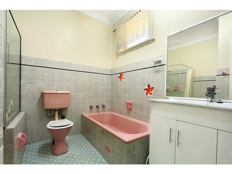 102 Dumfries Avenue, Mount Ousley NSW 2519