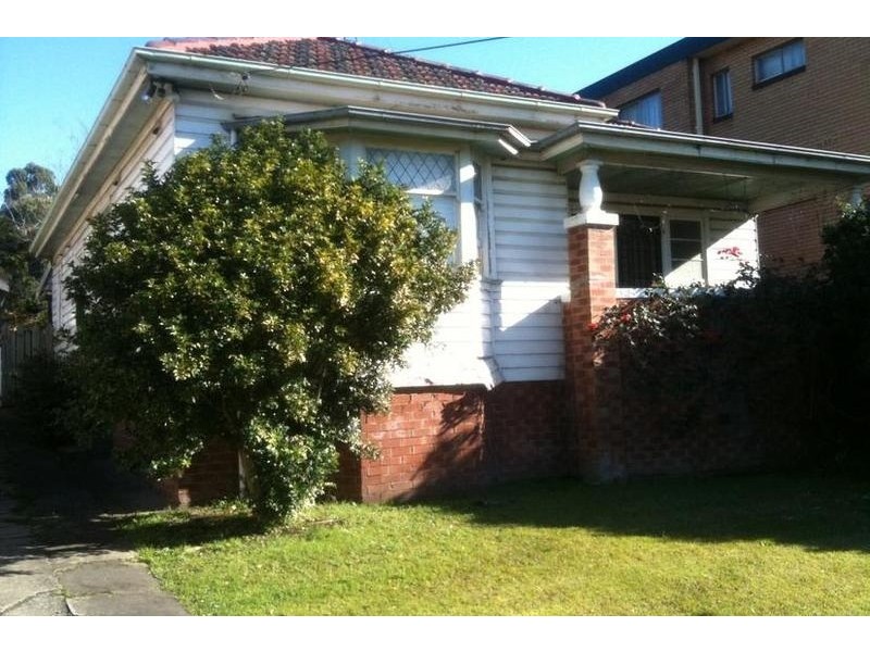 12 Myrtle Street, Coniston NSW 2500
