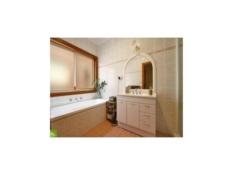 5A Seabreeze Place, Thirroul NSW 2515