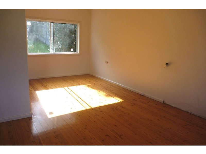 16 Sheppard Street, Wollongong West NSW 2500
