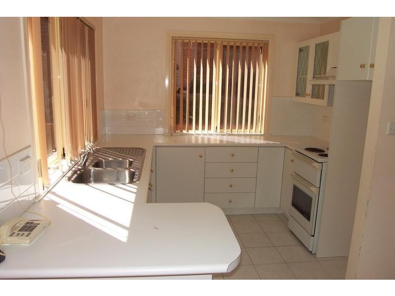 2/10 William Street, Figtree NSW 2525