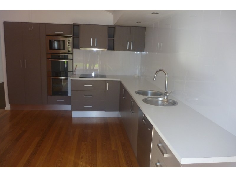 82 Ocean Beach Drive, Shellharbour NSW 2529