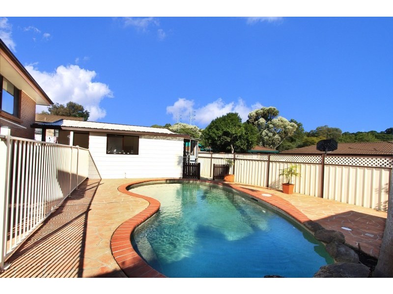 4 Hoad Place, Berkeley NSW 2506