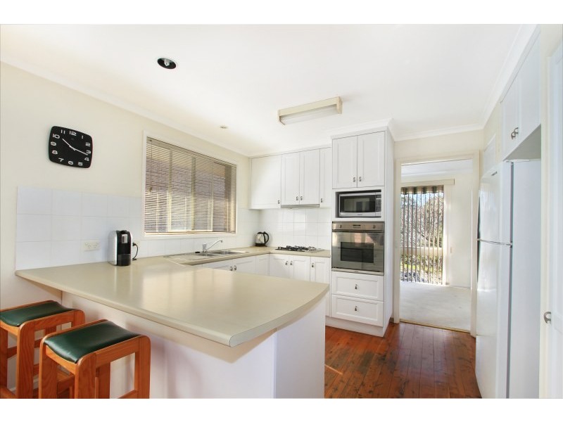 8 Ravenwood Place, Mount Keira NSW 2500